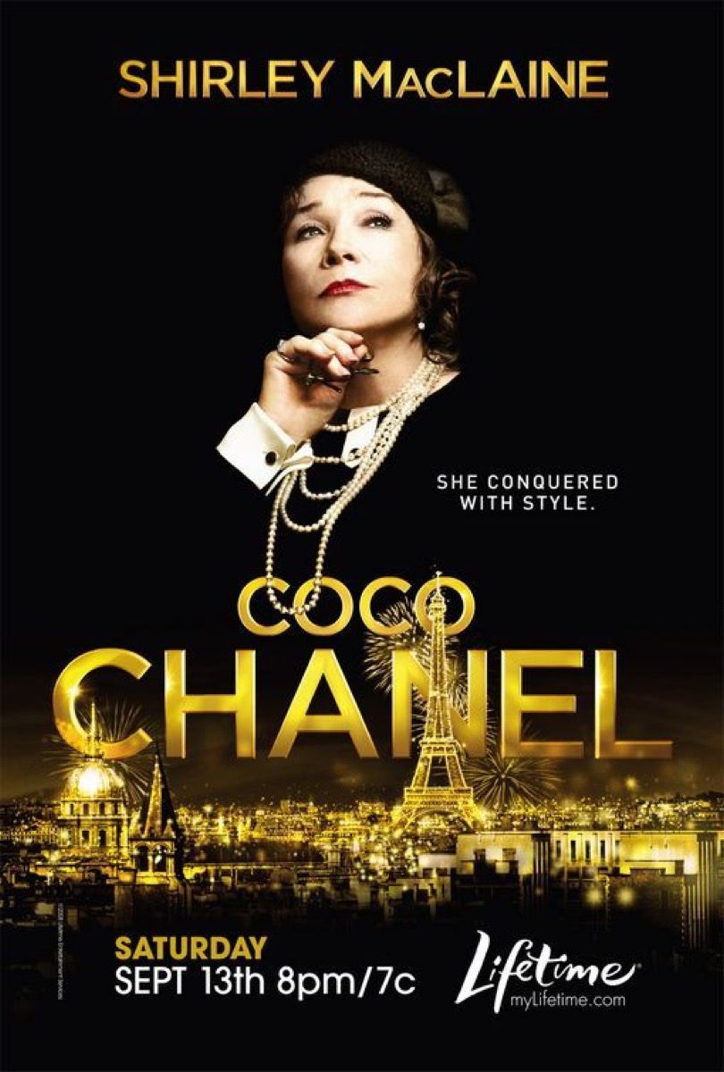 Shirley Maclaine Coco Chanel -elokuvajulisteina