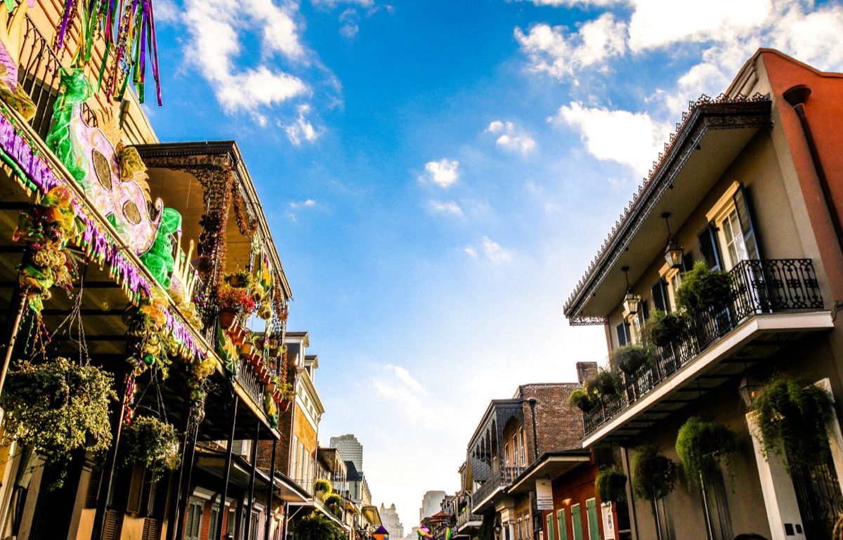 arhitectură exterioară în New Orleans, sudică și festivă