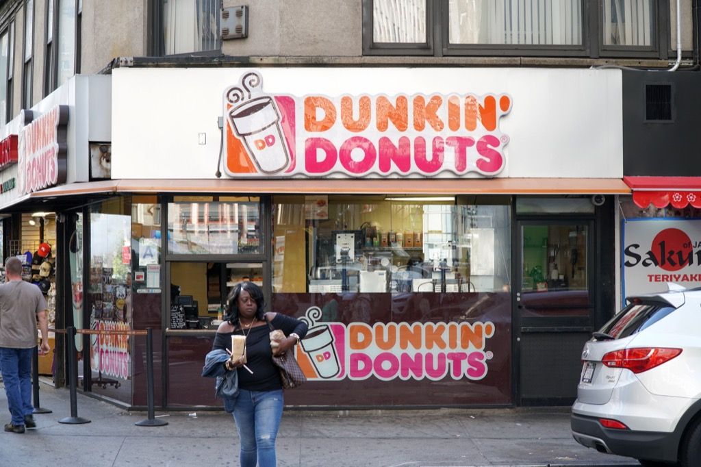 मैनहट्टन में डंकिन डोनट्स स्टोर