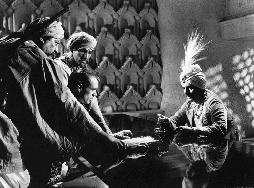Gary Cooper dan Douglass Dumbrille dalam The Lives of a Bengal Lancer (1935)