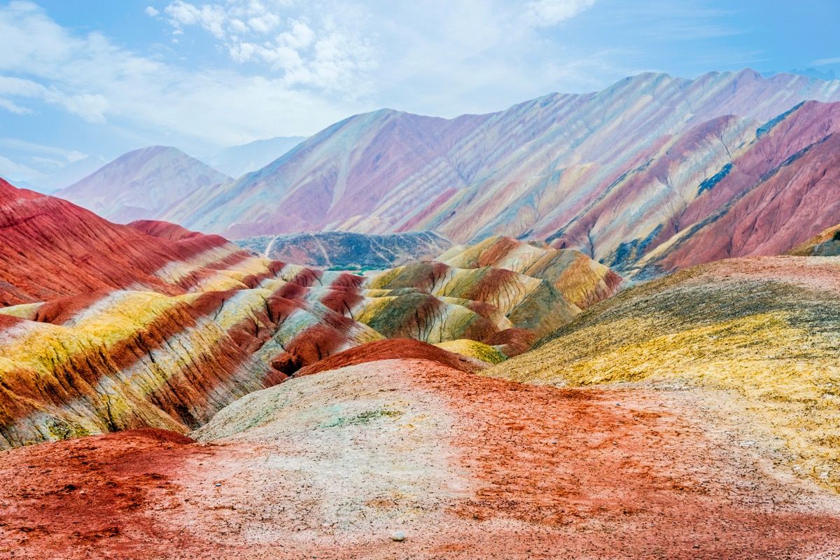 इंद्रधनुष के पहाड़ों डेनक्सिया लैंडफॉर्म भूवैज्ञानिक पार्क चीन