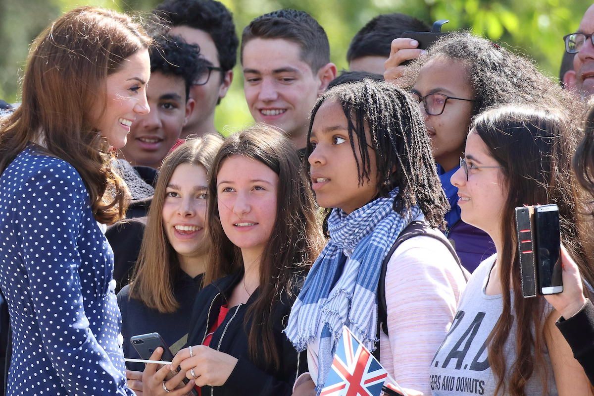 Kate Middleton mokykloje patyrė patyčias, nes ji buvo „per liesa ir švelni“.