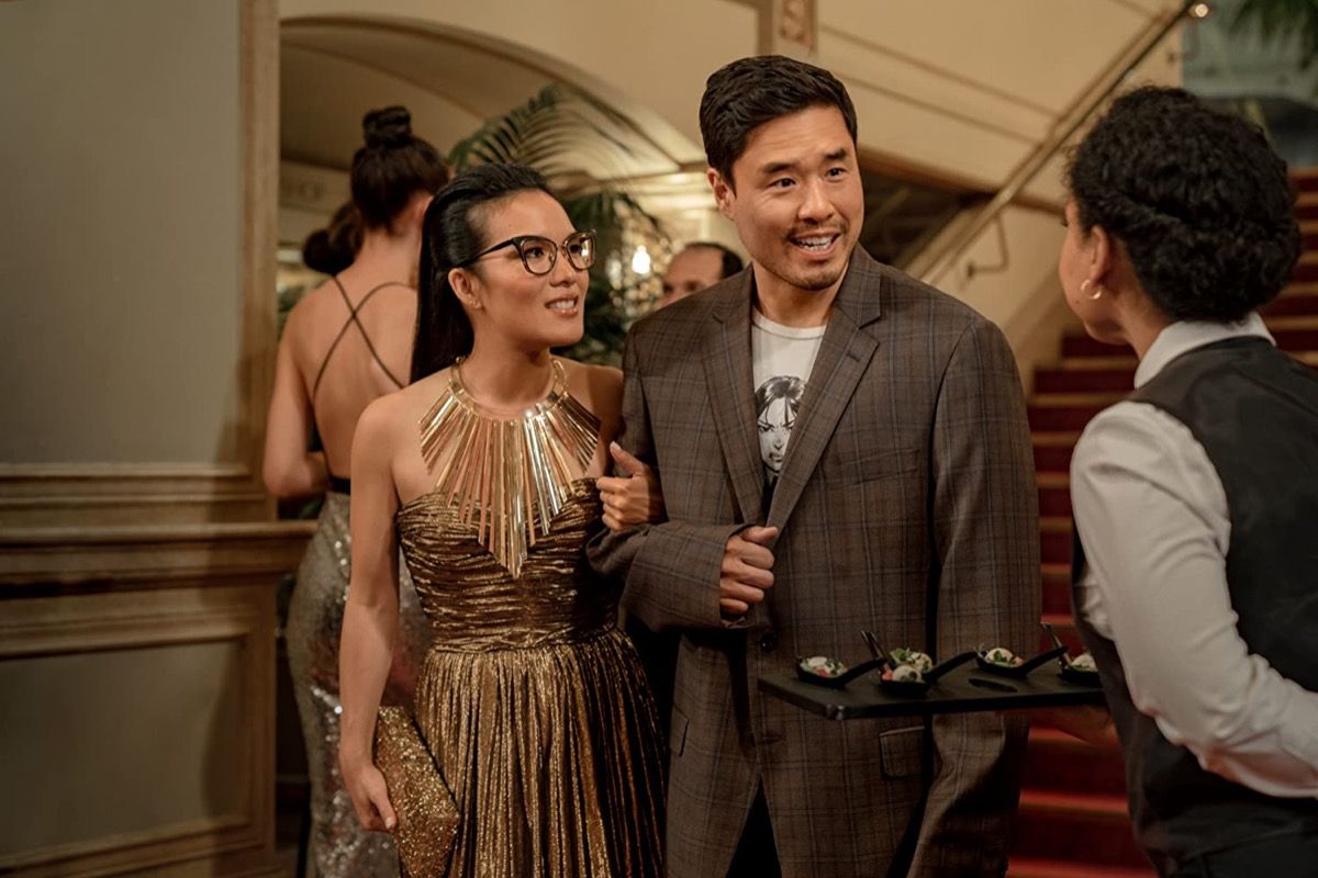 Ali Wong in Randall Park v Always Be My Maybe