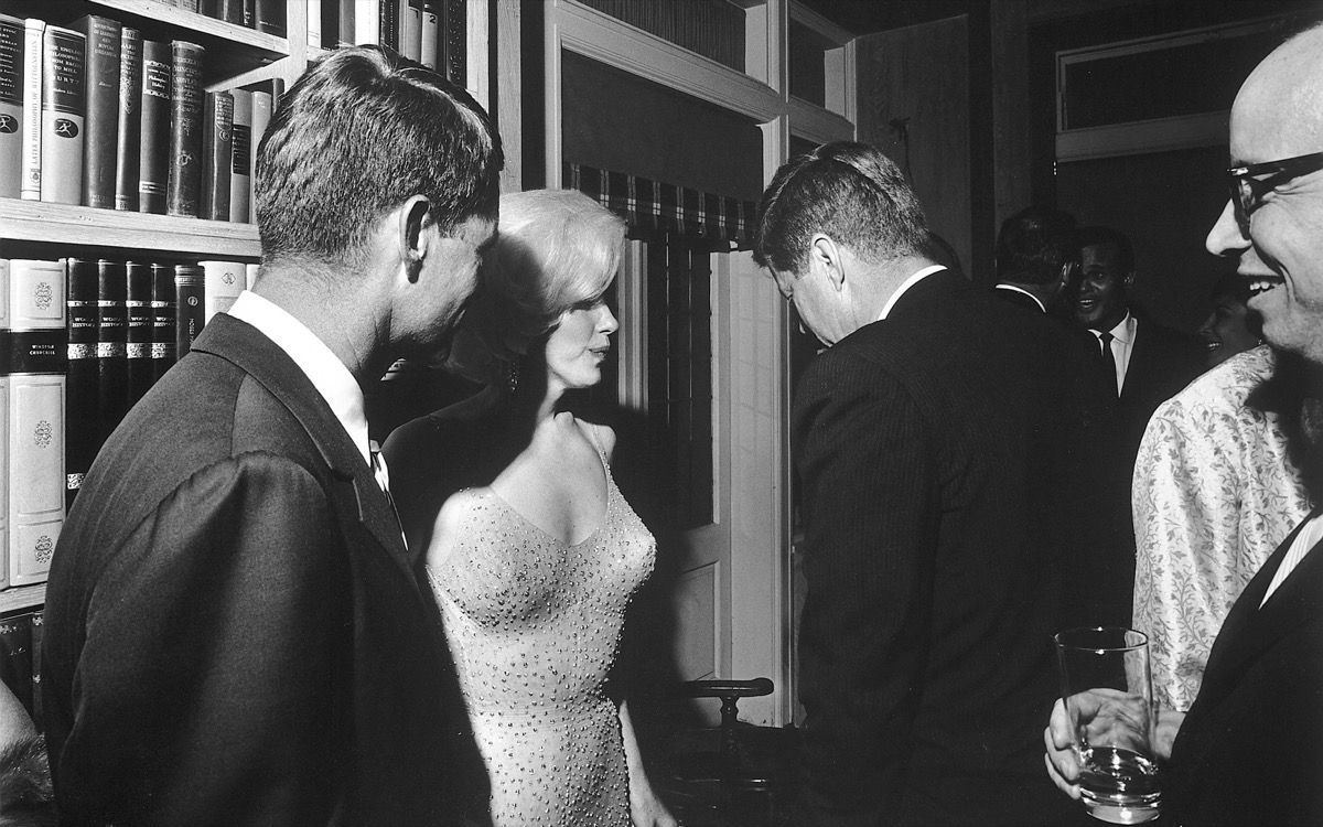 marilyn monroe u poznatoj haljini s johnom f. Kennedy