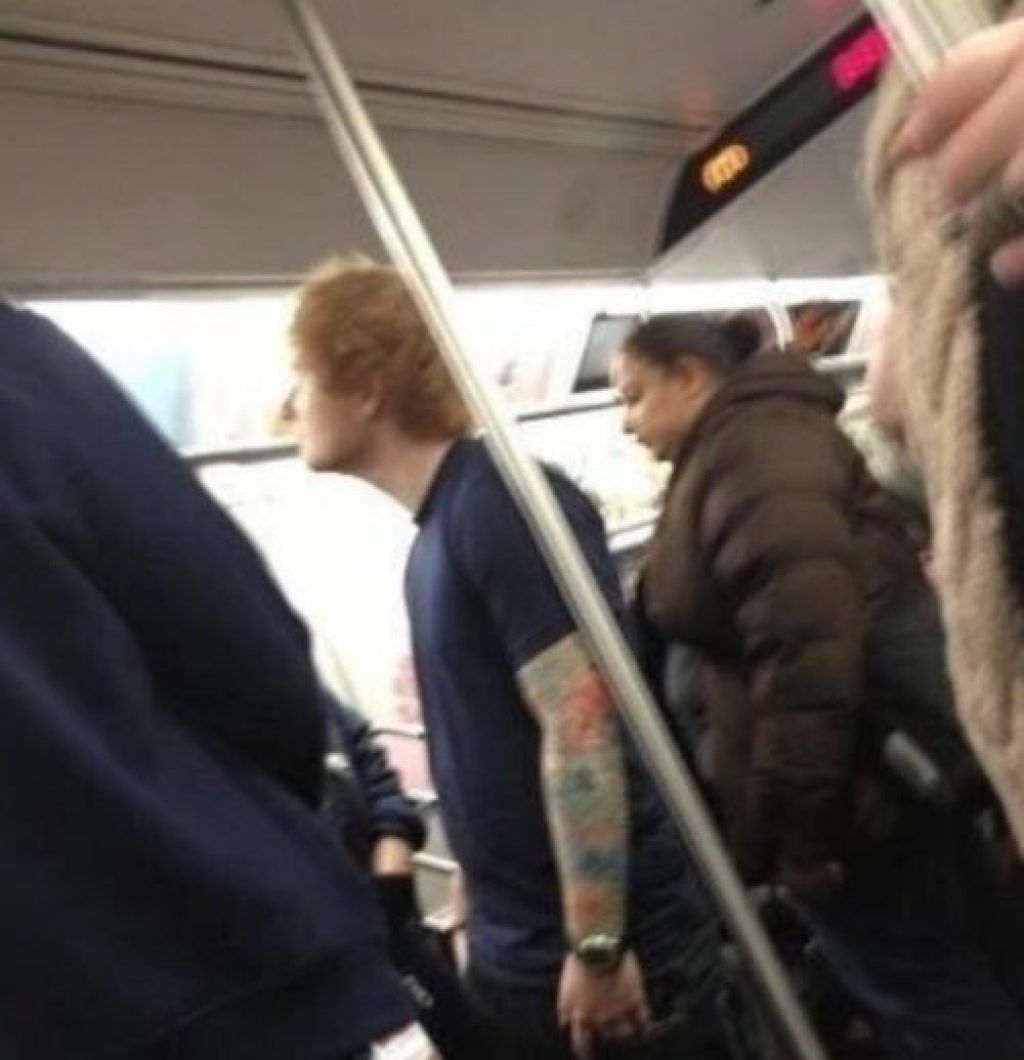 Celebrity Eda Sheerana pomocí veřejné dopravy