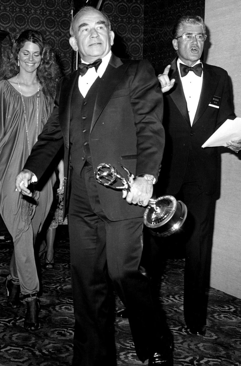 Ed Asner di Penghargaan Emmy 1976