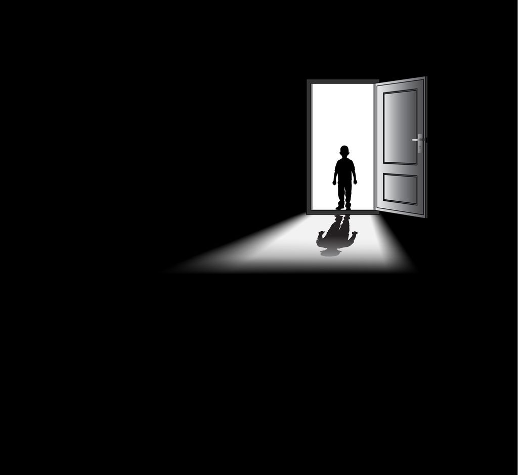 Otrok vstopa v sanje temne sobe