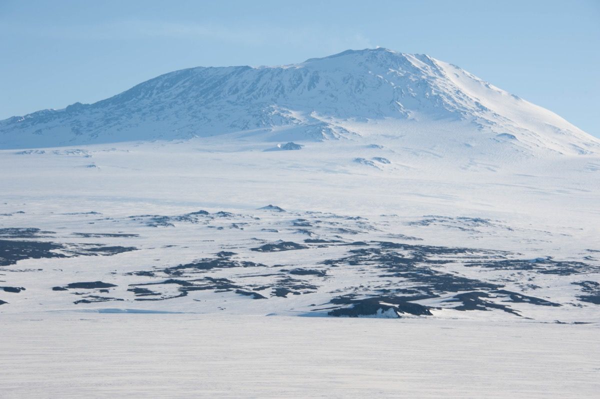 gunung erebus antarctica