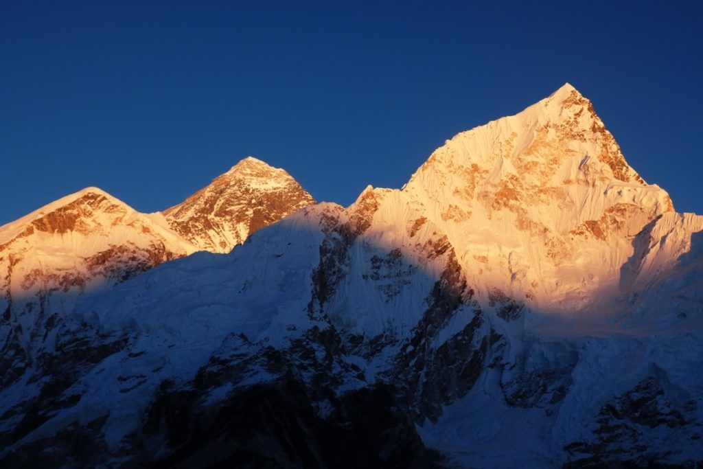 Mount Everest i skumringen