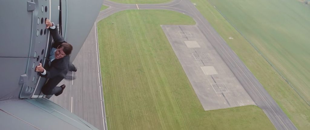 Tom Cruise roikkuu lentokonetehtävässä mahdotonta