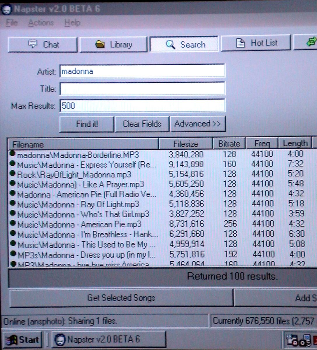 תמונת מסך של Napster מציגה הורדות למוזיקה של מדונה