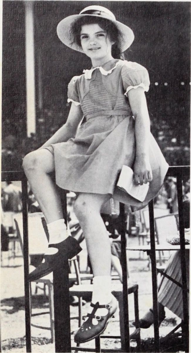Младата Джаки Кенеди (Jacqueline Bouvier) в Old Belmont Park, Джаки Кенеди тайни