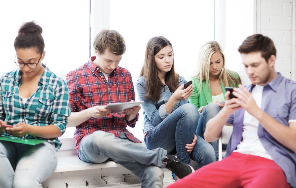 Teens na telefonech Fakta, která vás potěší