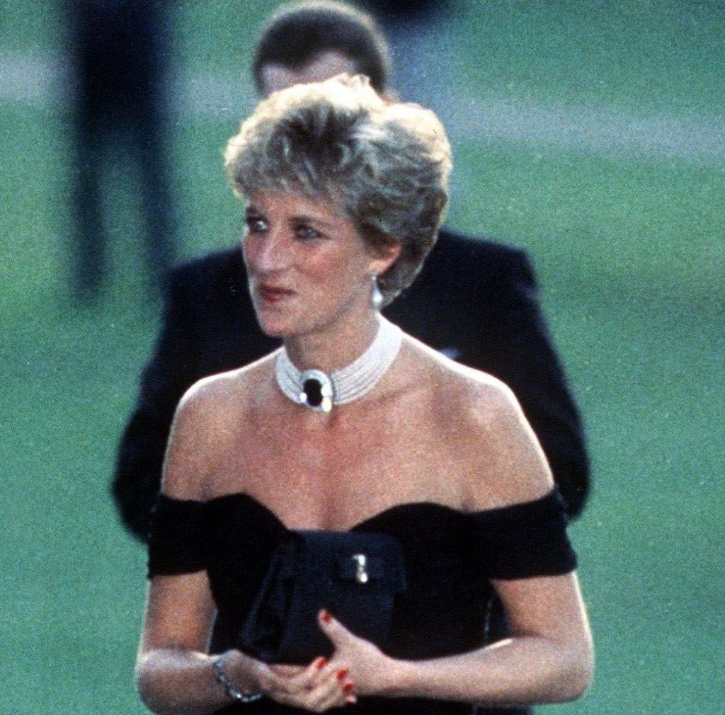 princesė Diana savo juoda keršto suknele