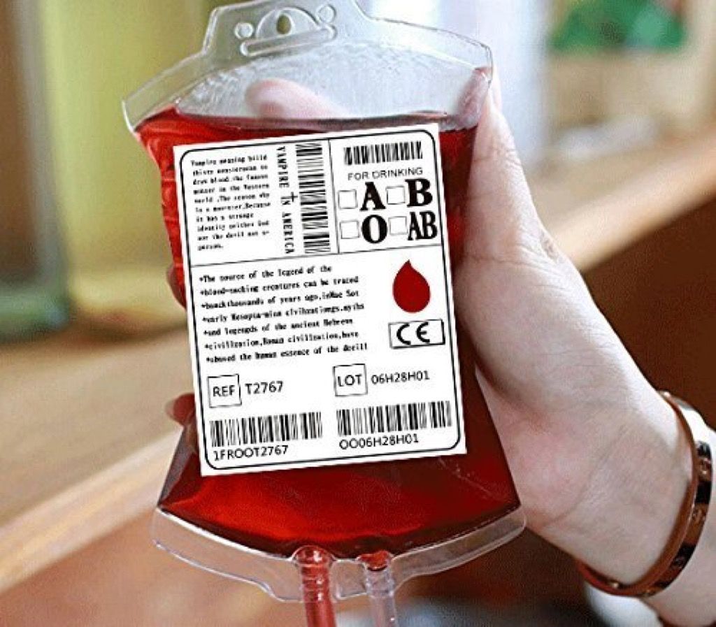 vino bolsa de sangre los productos más locos de Amazon