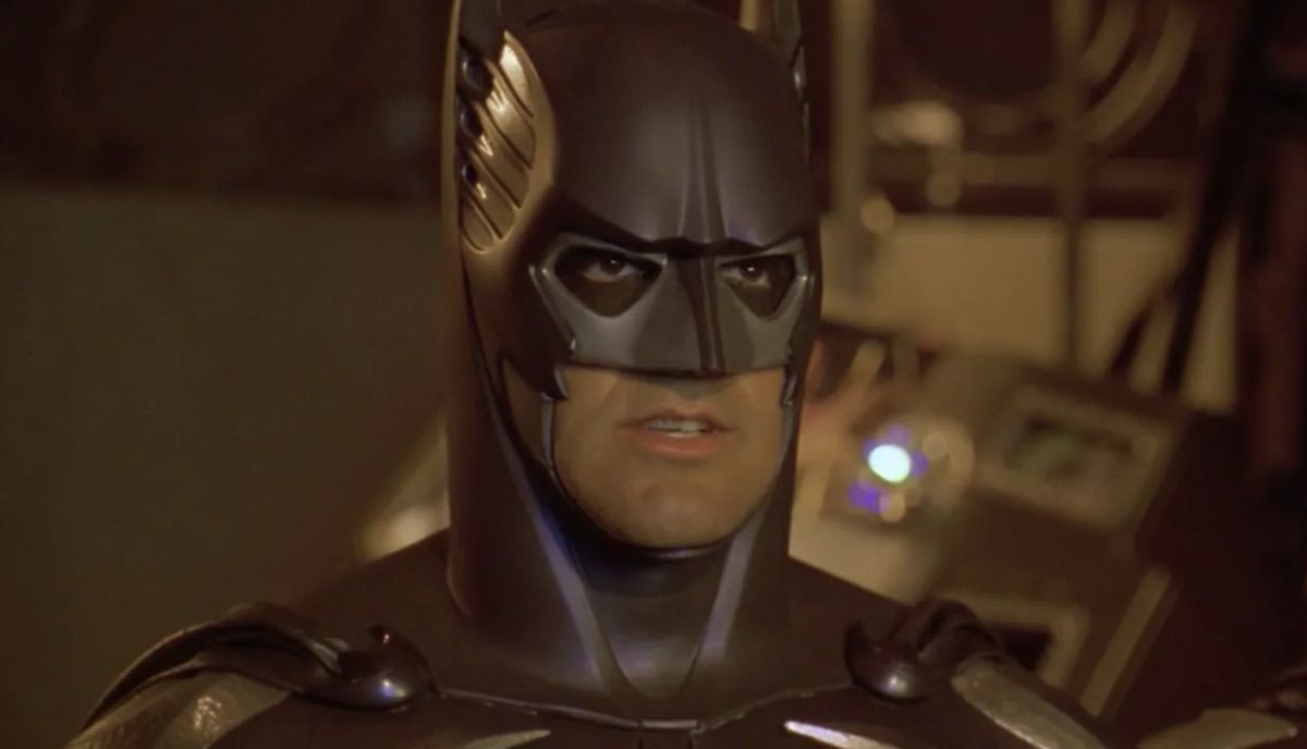 George Clooney biết rằng anh ấy 'bị hút' trong 'Batman & Robin'