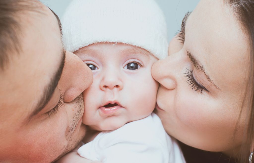 बच्चे चुंबन माता-पिता, कैसे parenting बदल गया है