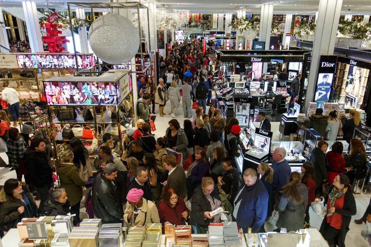 Il Black Friday affolla i negozi con le valutazioni peggiori