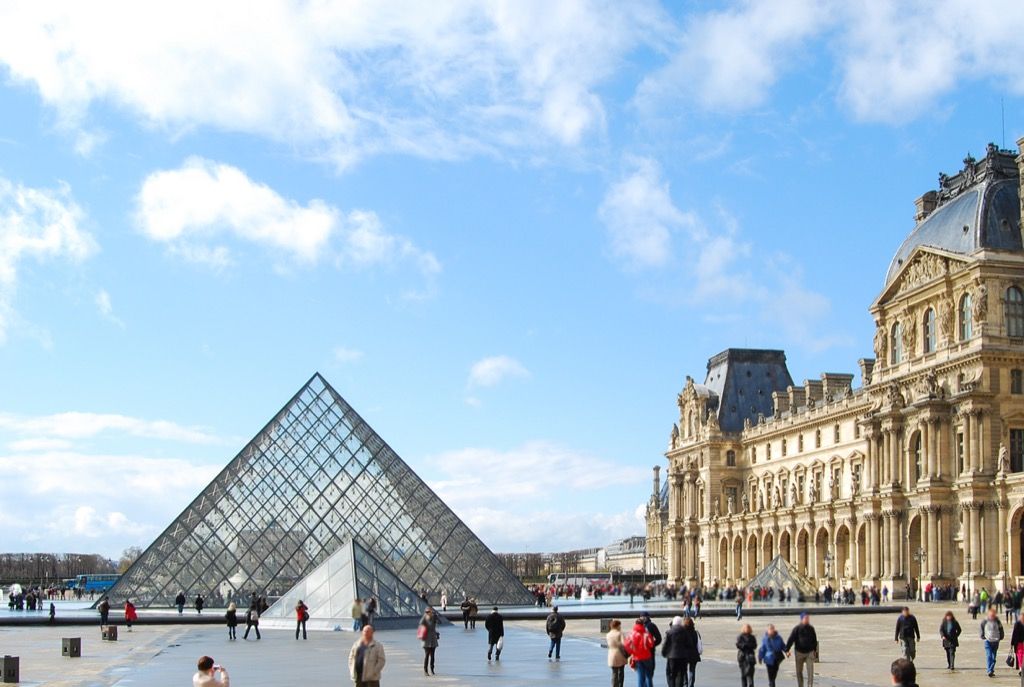 Louvre museo paris france