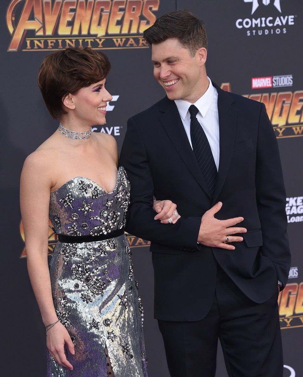 Scarlett Johansson și Colin Jost la premiera filmului Avengers: Infinity War