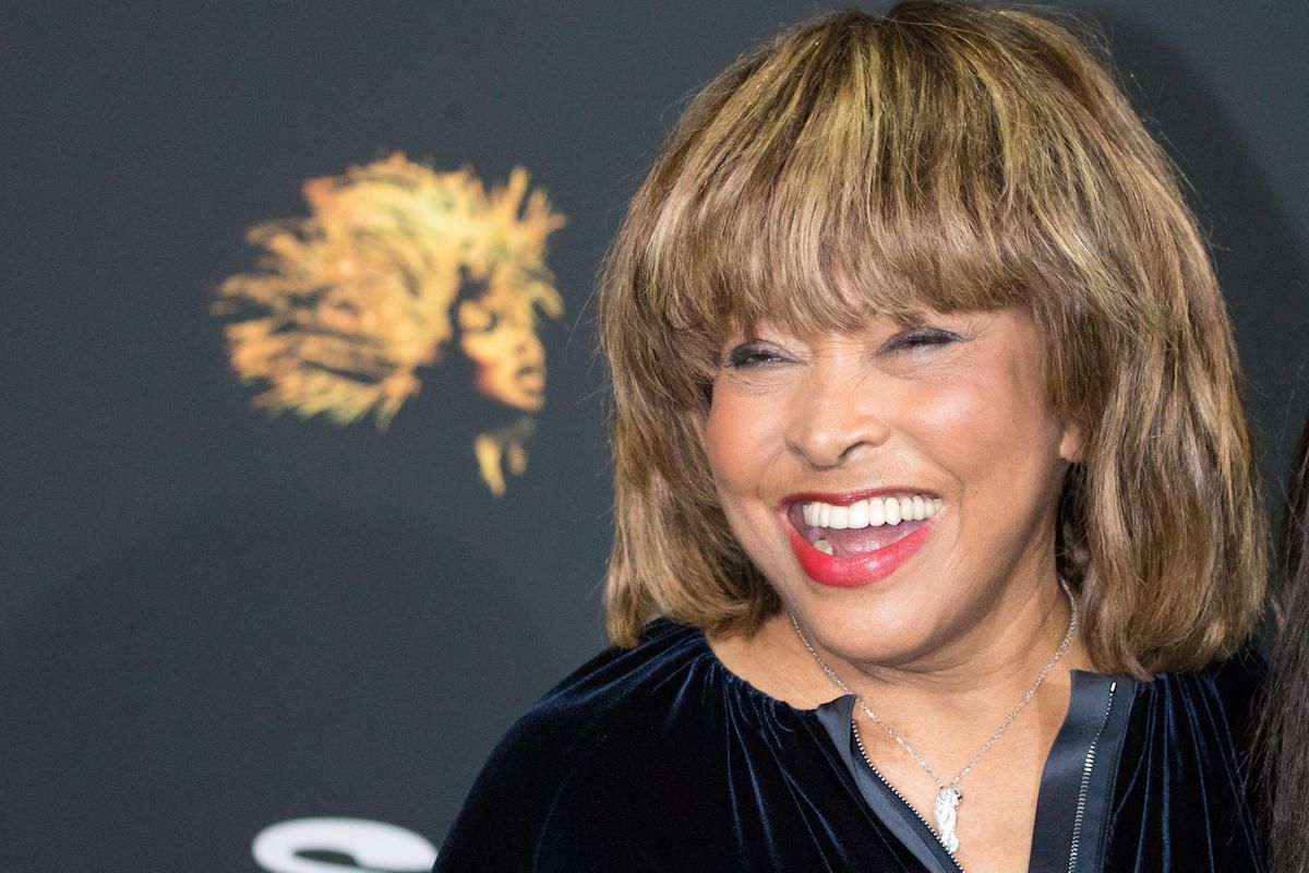 Zpěvačka Tina Turner se směje focení. V březnu 2019 oslaví Tina - Das Tina Turner Musical německou premiéru v operettenhausu v Hamburku