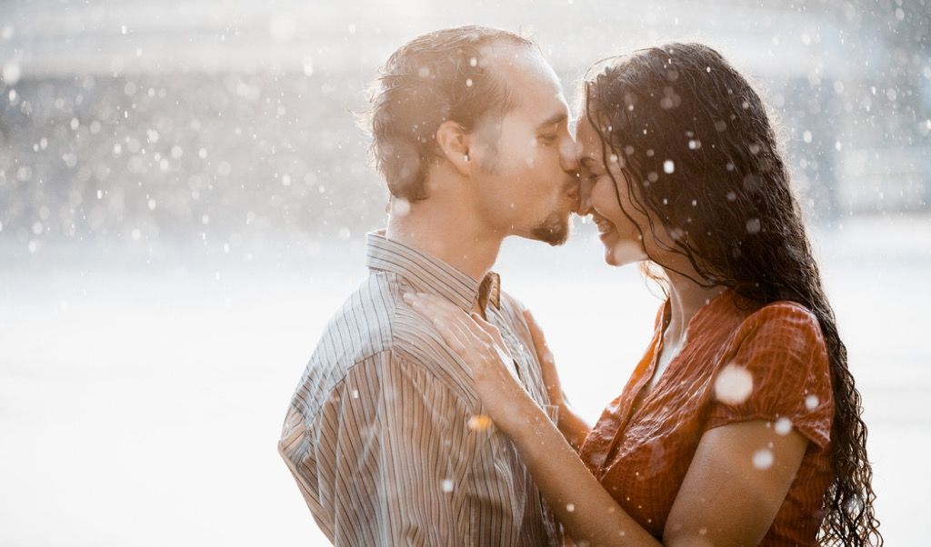romantična iskustva kišni poljubac