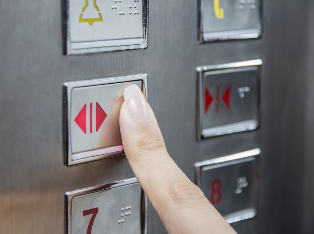 Woman Pressing Elevator Buttons {Nakakatakot Urban Legends}