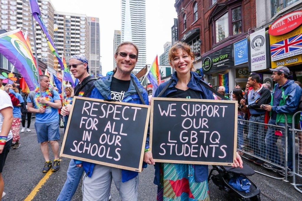 elementær lærerføderation i Ontario i Toronto pride parade fotos fra stolthed