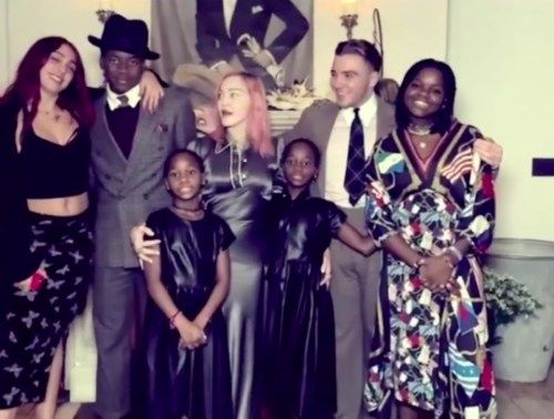 Instagram의 Madonna 가족 사진