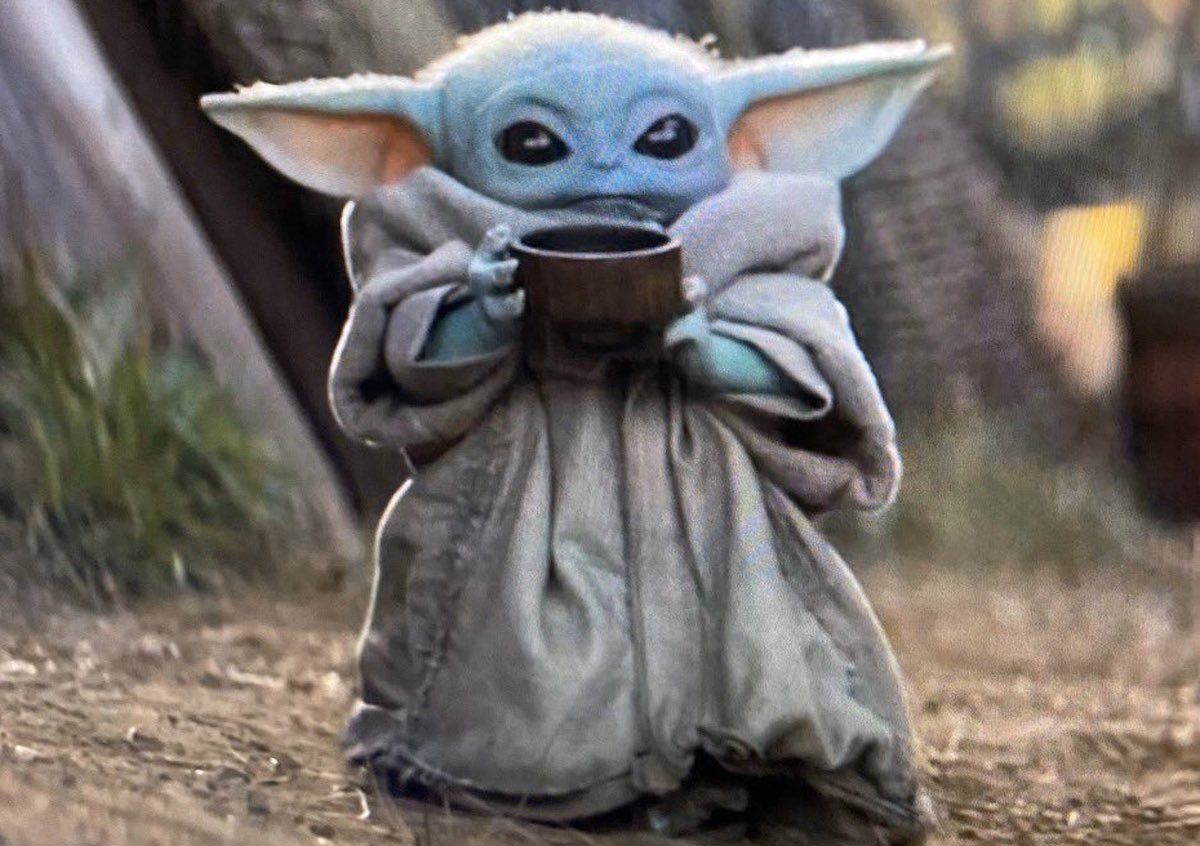 Baby Yoda malkojošās zupas mēma ir jaunā kermīta tēja