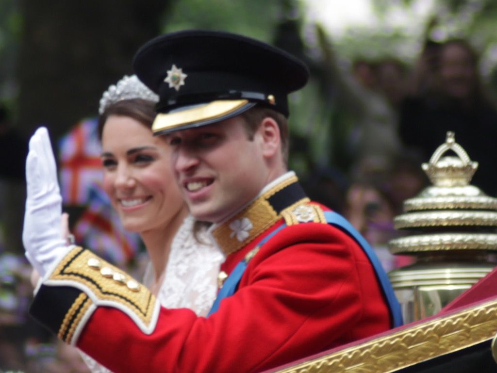 Los pasteles de boda de William y las fechas eran costosos hechos de la boda real