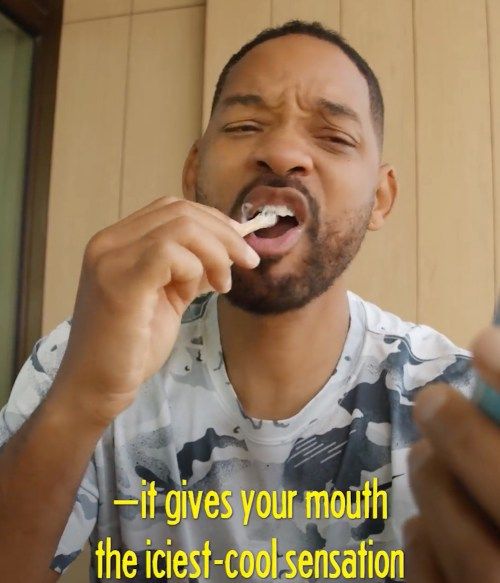 Will Smith cepillándose los dientes en el video de Hey Humans