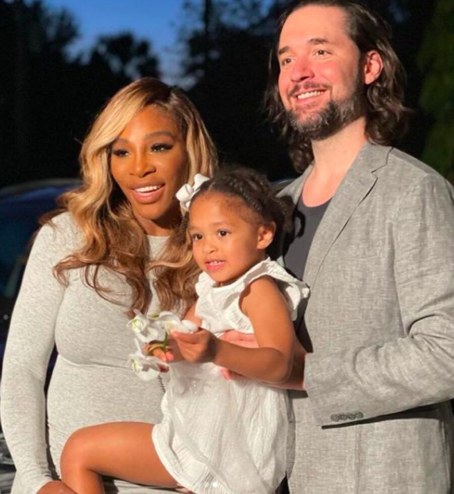 Serena Williams aviomiehen Alexis Ohanianin ja tyttären Alexis Olympian kanssa