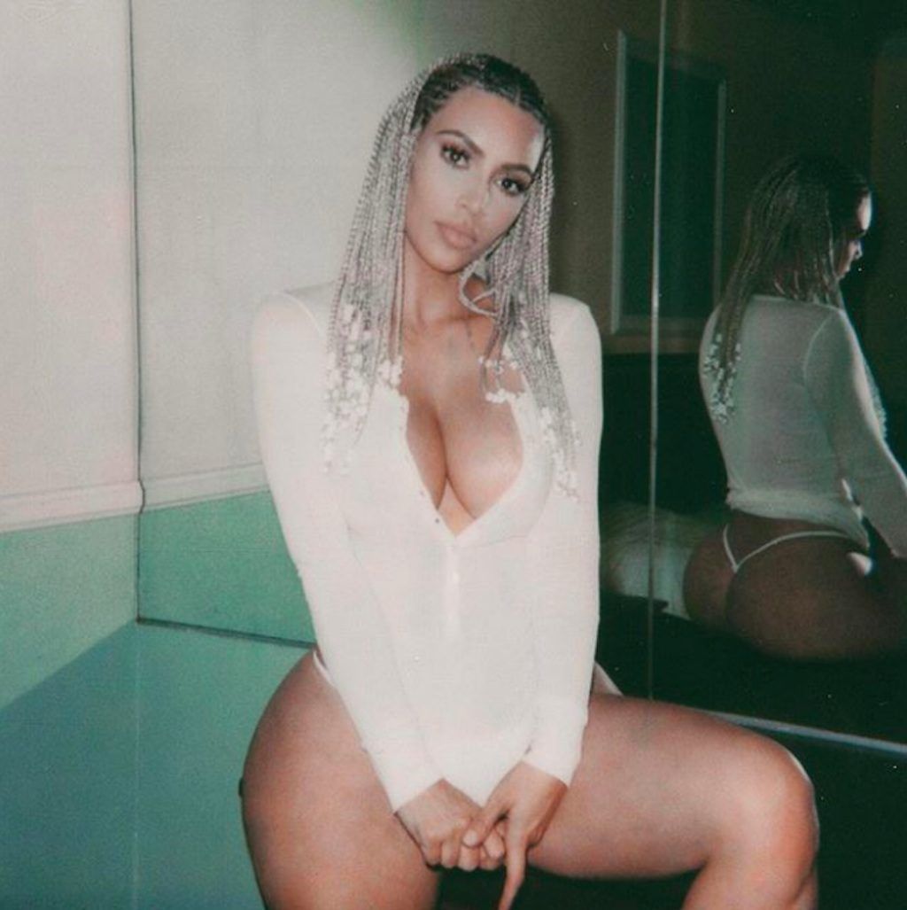 Kim Kardashian gola foto snimka