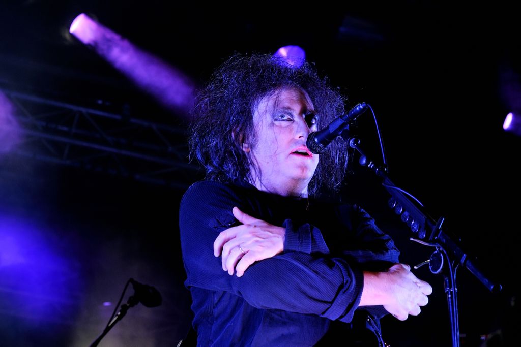 The Cure Robert Smith คนดังอายุ 60 ปี