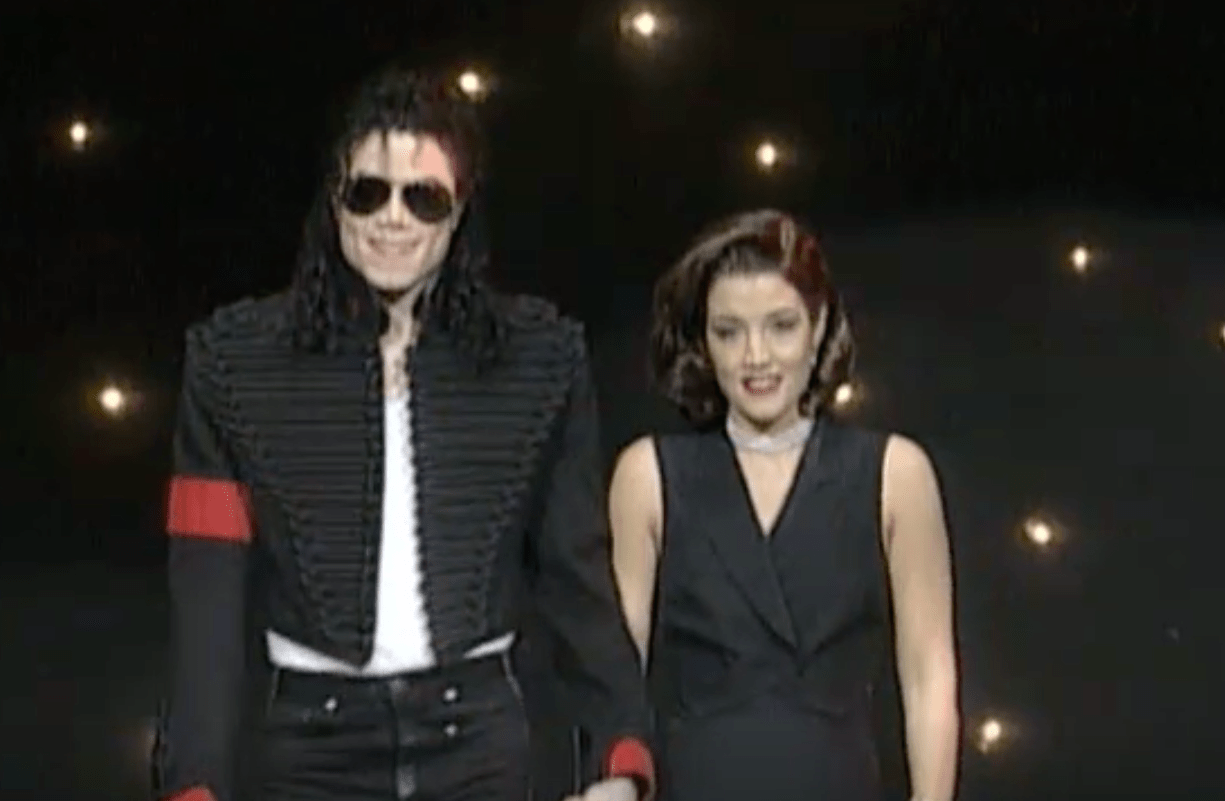 Michael Jackson และ Lisa Marie Presley จากงาน MTV music Awards ในปี 1994