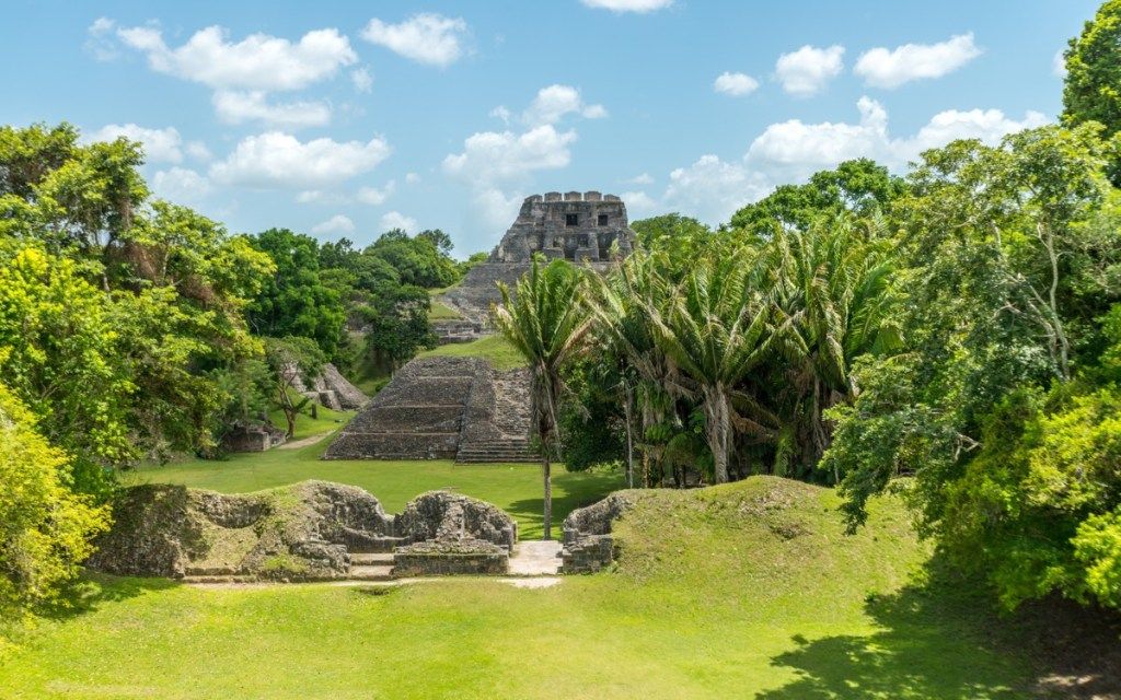 ruinas mayas en belice sitios históricos que ya no existen