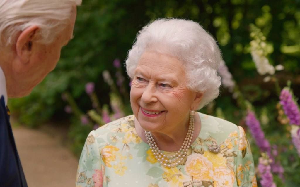 Queen Elizabeth i David Attenborough