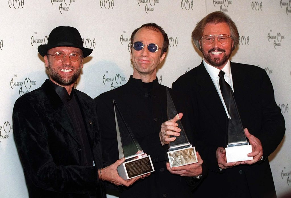 Bee Gees dziesmas, kuras slepeni sarakstījušas milzīgas zvaigznes