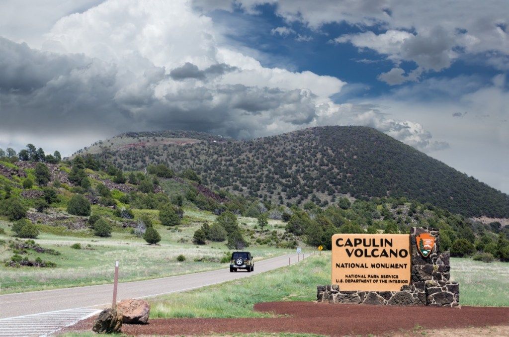 įėjimas į nacionalinį kapulino ugnikalnio paminklą Naujojoje Meksikoje
