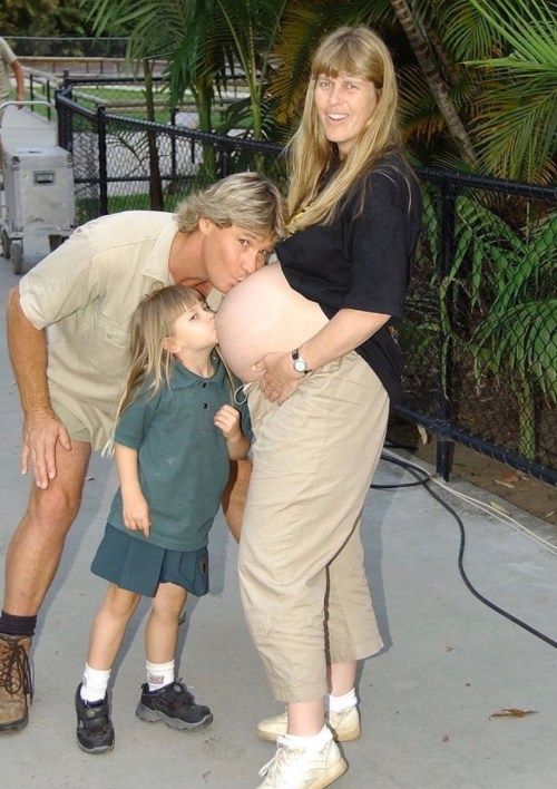 Бинди Ървин току-що е пресъздала снимката за бременността на своите родители
