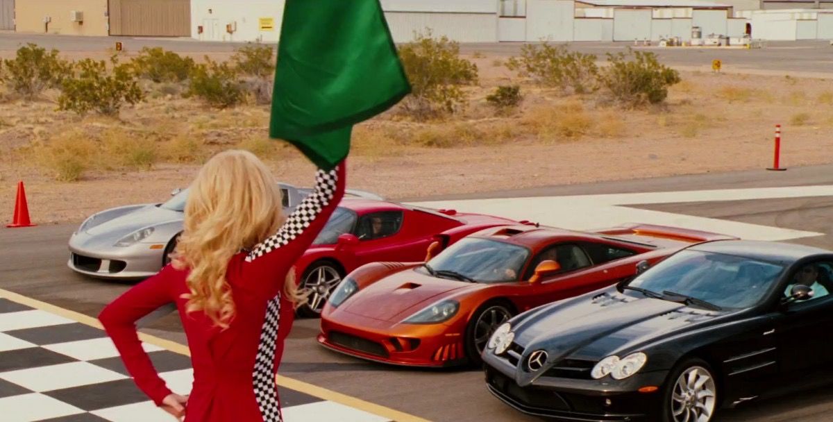 coches en la línea roja de la película