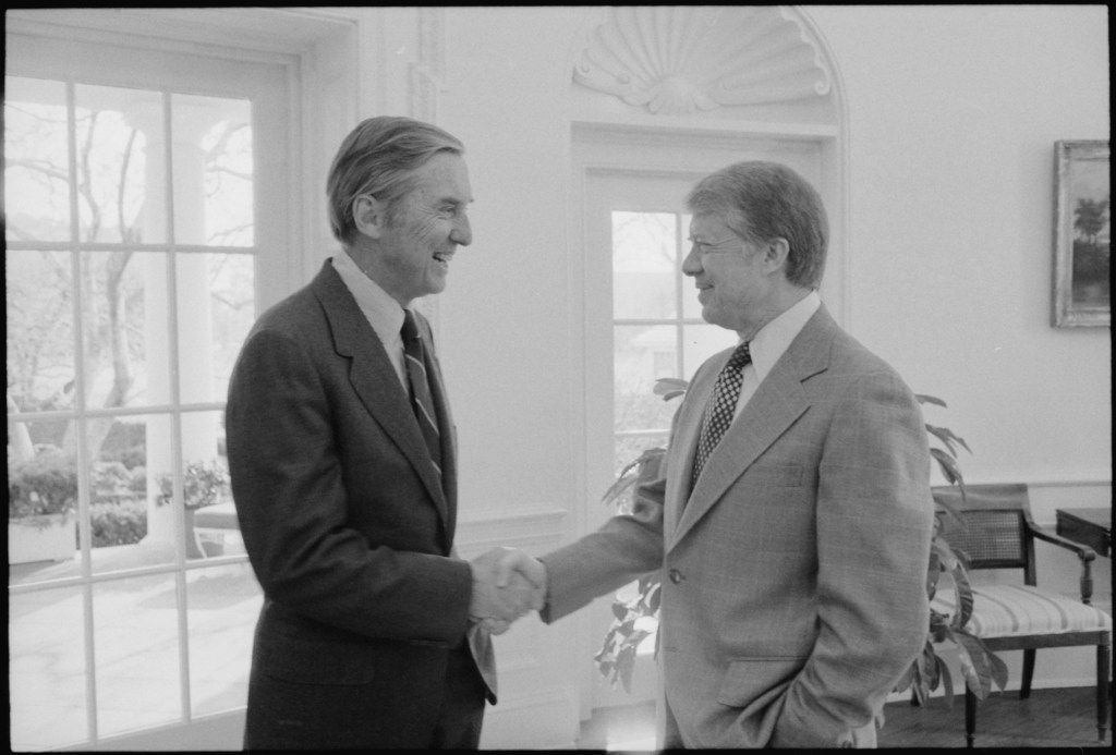 Bivši senator Lloyd Bentsen s Jimmyjem Carterom