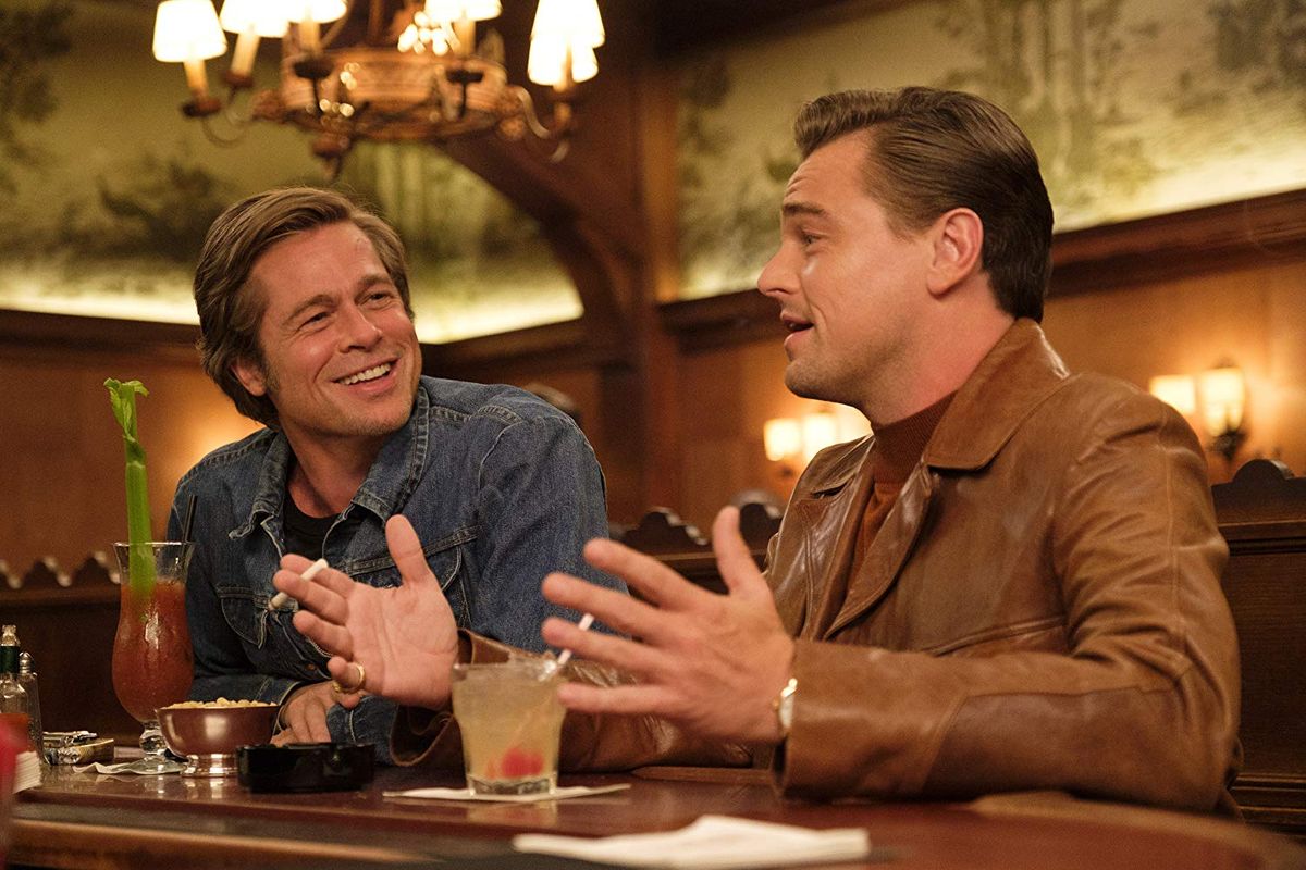Fortsatt av Brad Pitt og Leonardo DiCaprio i Once Upon a Time in Hollywood