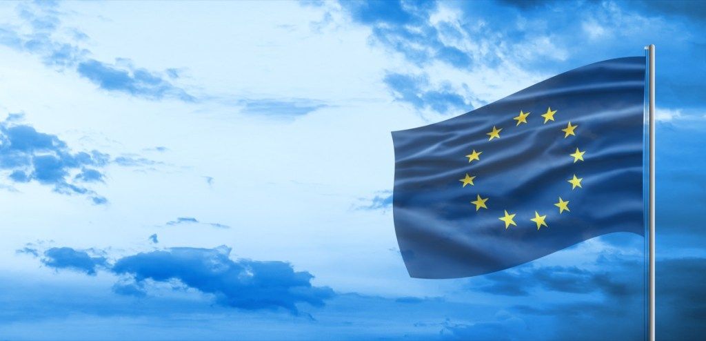 Знаме на Европейския съюз с 12 звезди