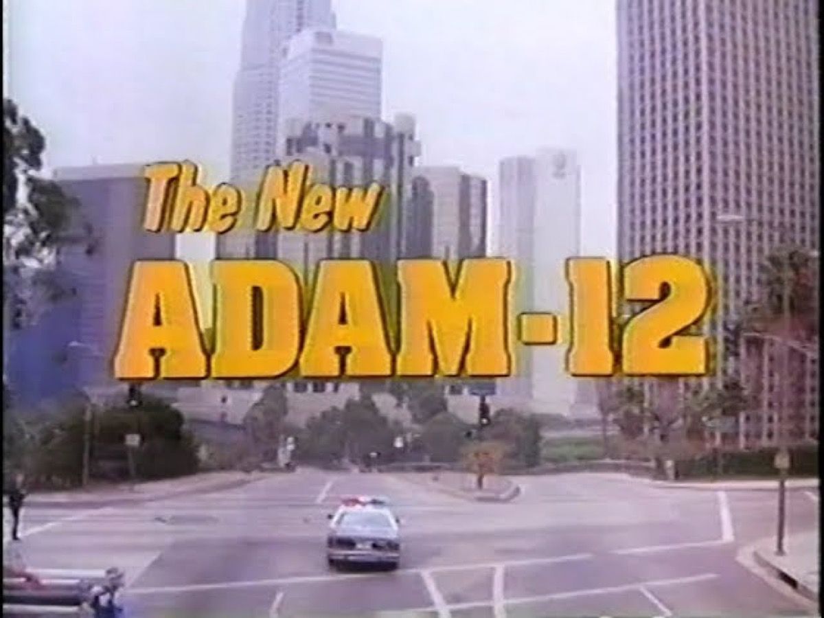 naujieji „Adam-12“ atidarymo pavadinimai