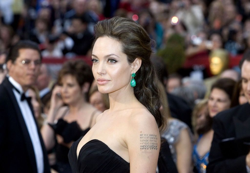 Анджелина Джоли Знаменитости, които спечелиха