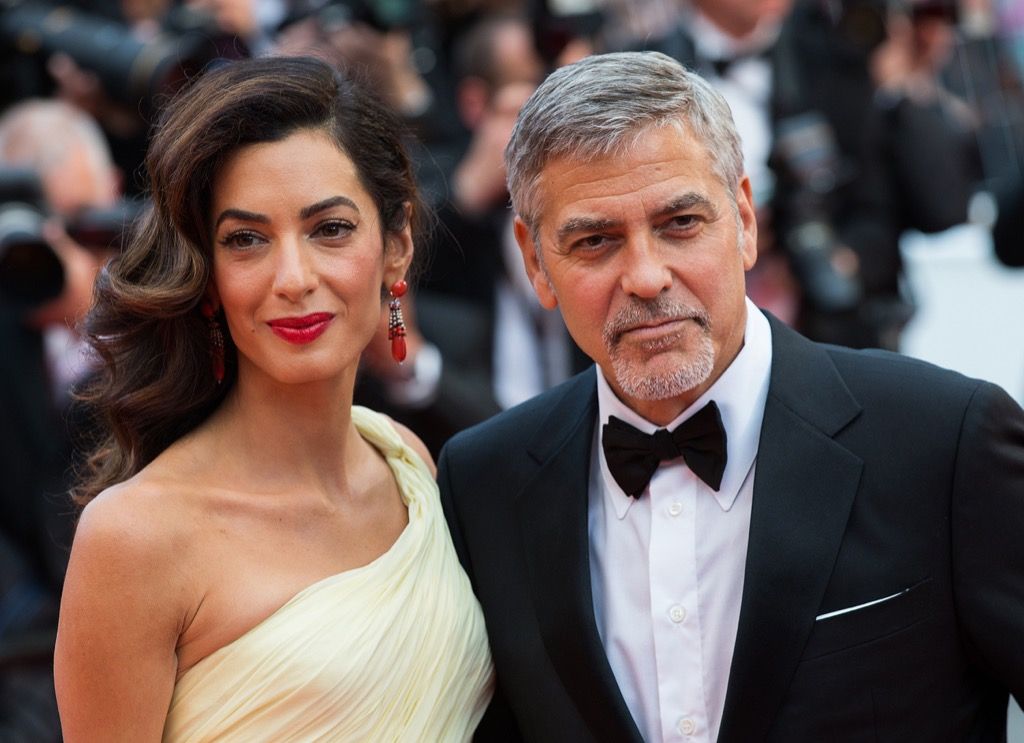 Джордж и Амал Клуни Знаменитости, които спечелиха