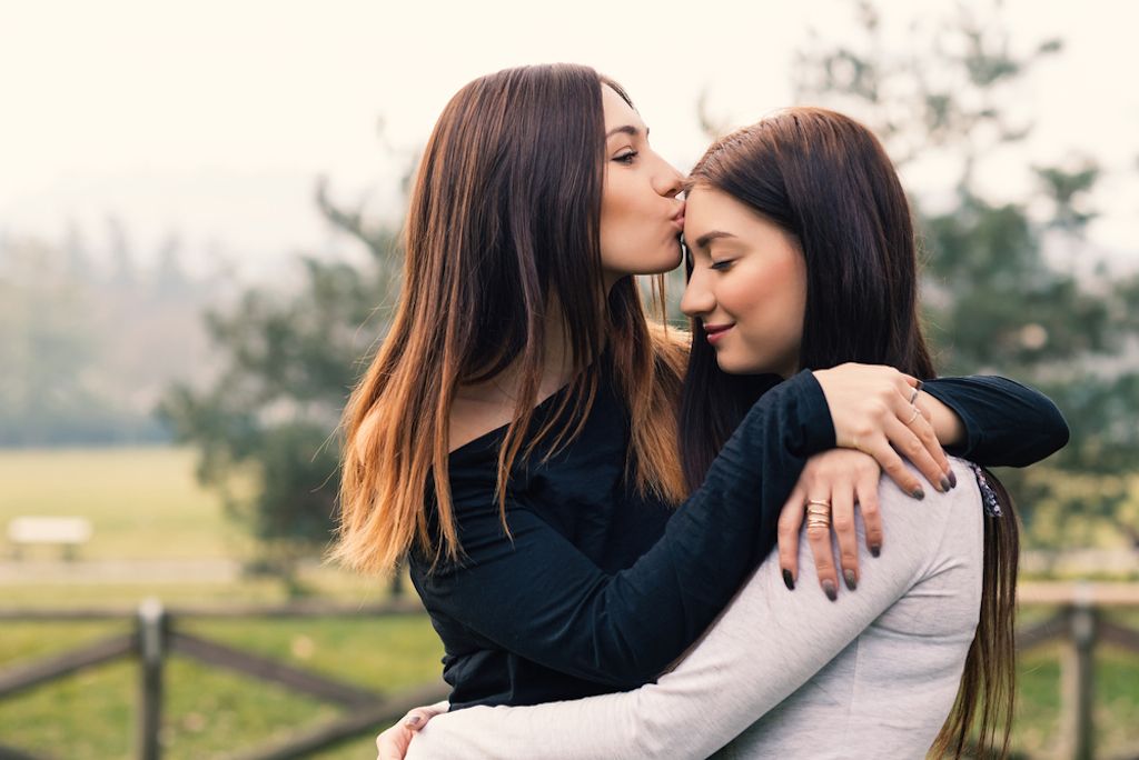 25 sestrskih citatov, ki popolnoma zajamejo vašo posebno vez