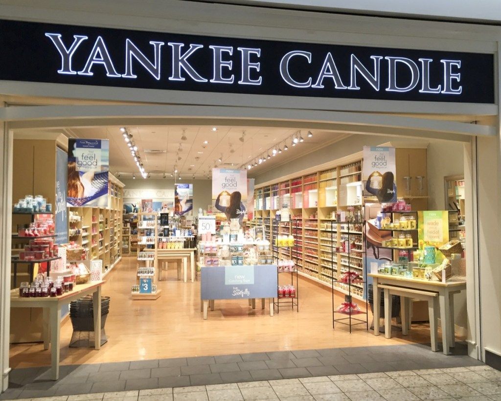 magazin de lumânări yankee în interiorul unui mall